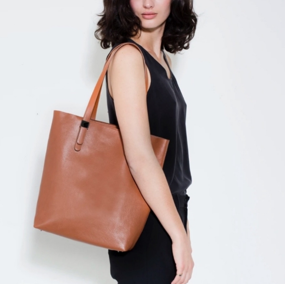 Everlane Petra Magazine